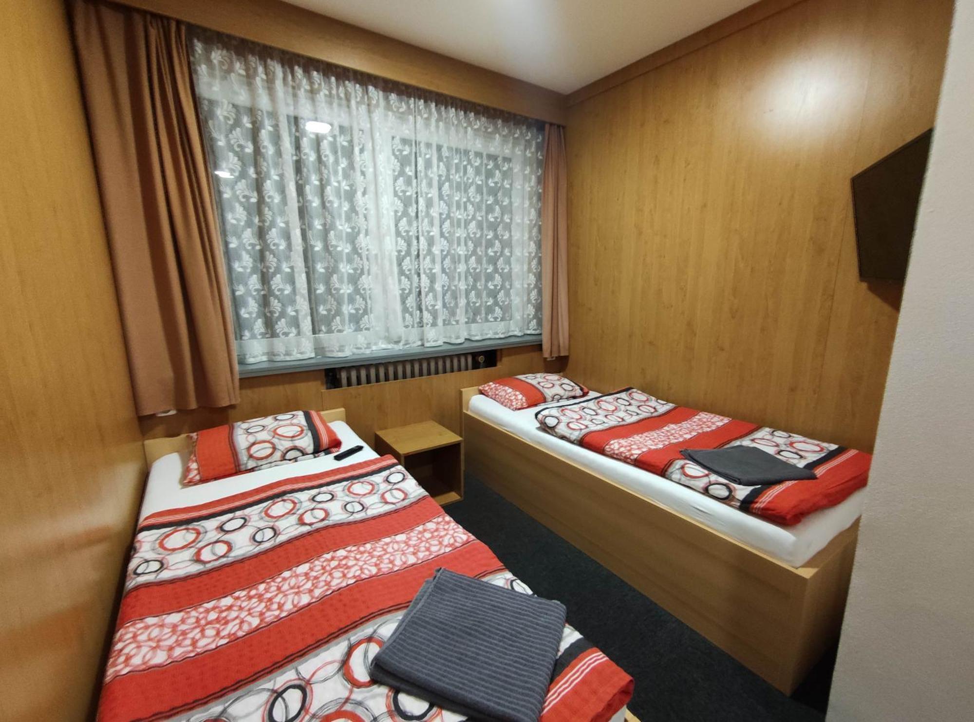 Hotel Zimni Stadion Slaný Zimmer foto
